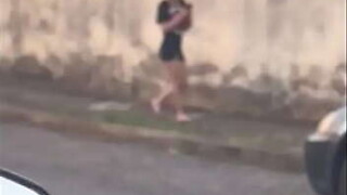 Inception AYUDA A UNA CHICA Hot QUE ENCUENTRA EN LA CALLE A LLEGAR A SU CASA Y ELLA LO INVITA A PASAR PARA QUE LE FOLLE EL CULO SIN CONDON Y LA LLENE DE Jizz