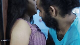 Saree intrigue hawt armpit lick, Vaishnavy and Sharun Raj hawt armpit take up with the tongue intrigue in saree, Mallu tandem saree armpit hawt kiss